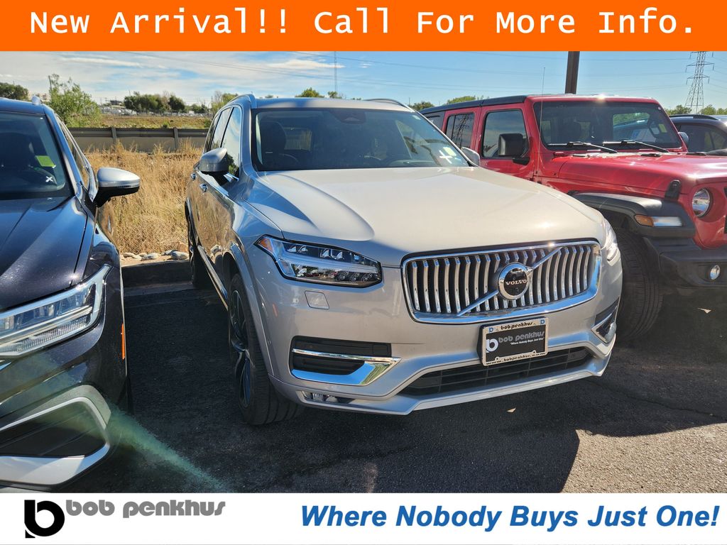 2023 Volvo XC90 B5 Plus
