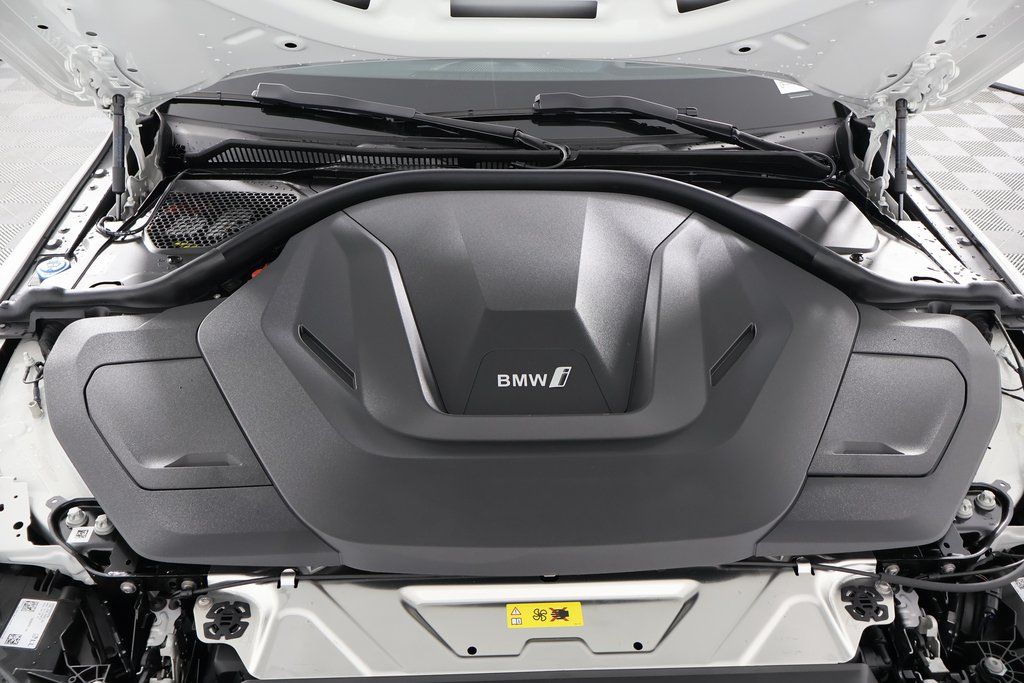 Thumbnail: 2025 BMW i4 - 9