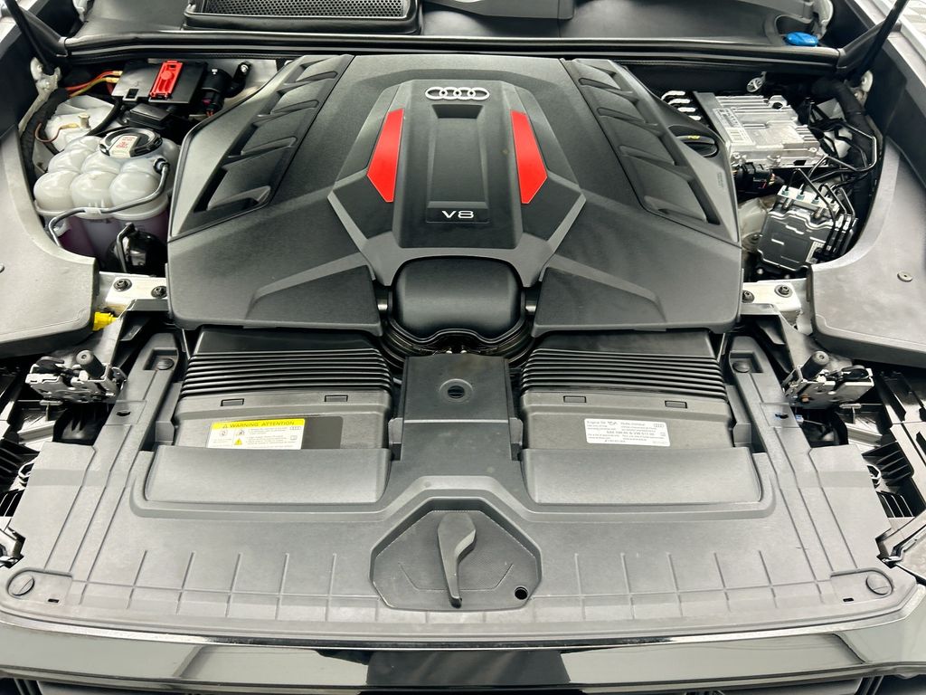 Thumbnail: 2023 Audi SQ8 - 28