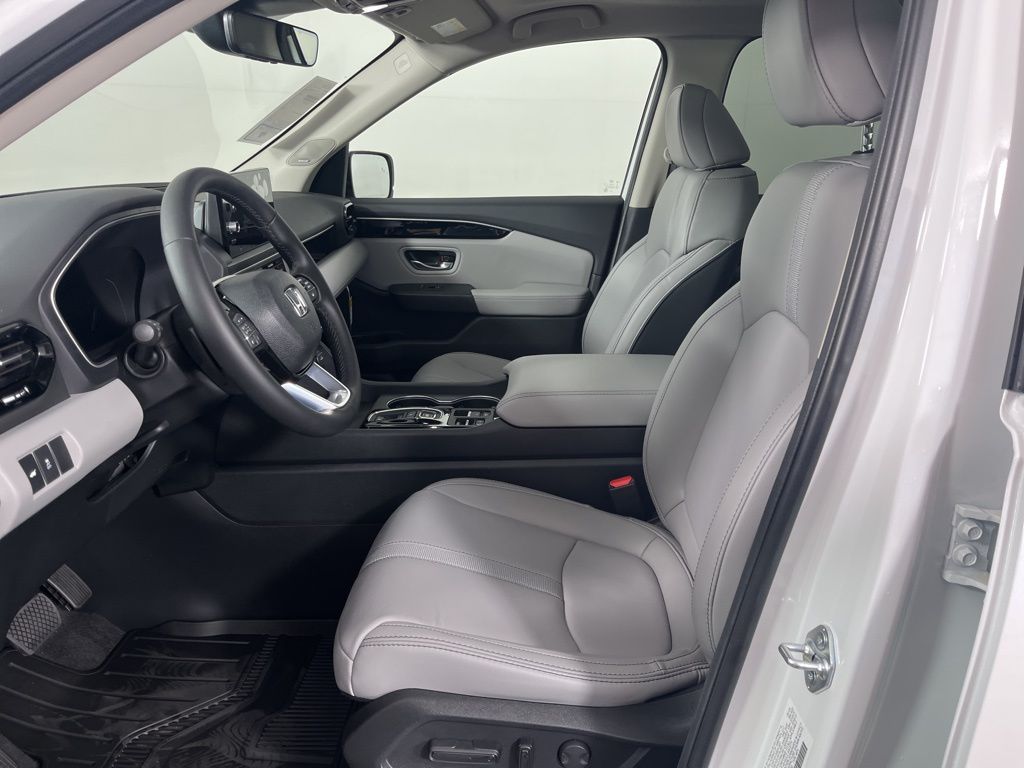 Thumbnail: 2025 Honda Pilot - 19