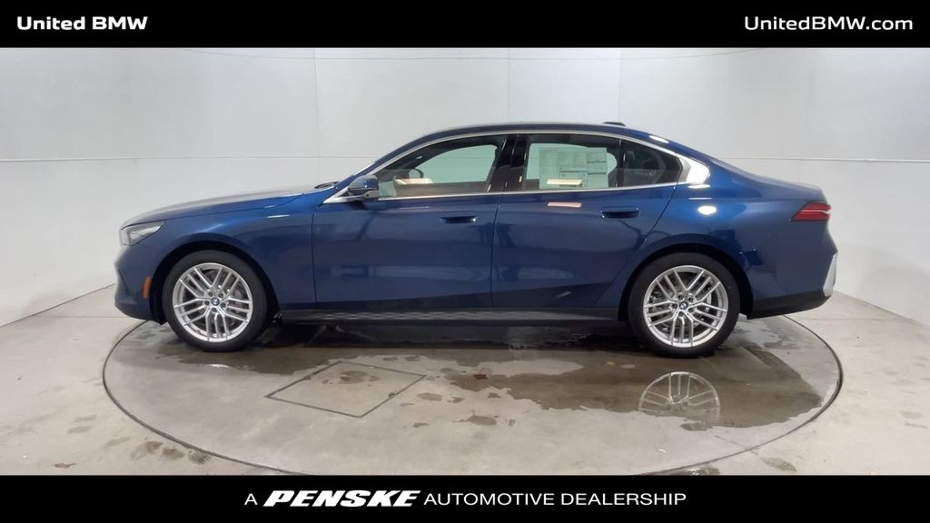 2025 BMW 5 Series 530i xDrive 5