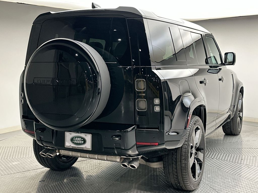 2025 Land Rover Defender 110 2