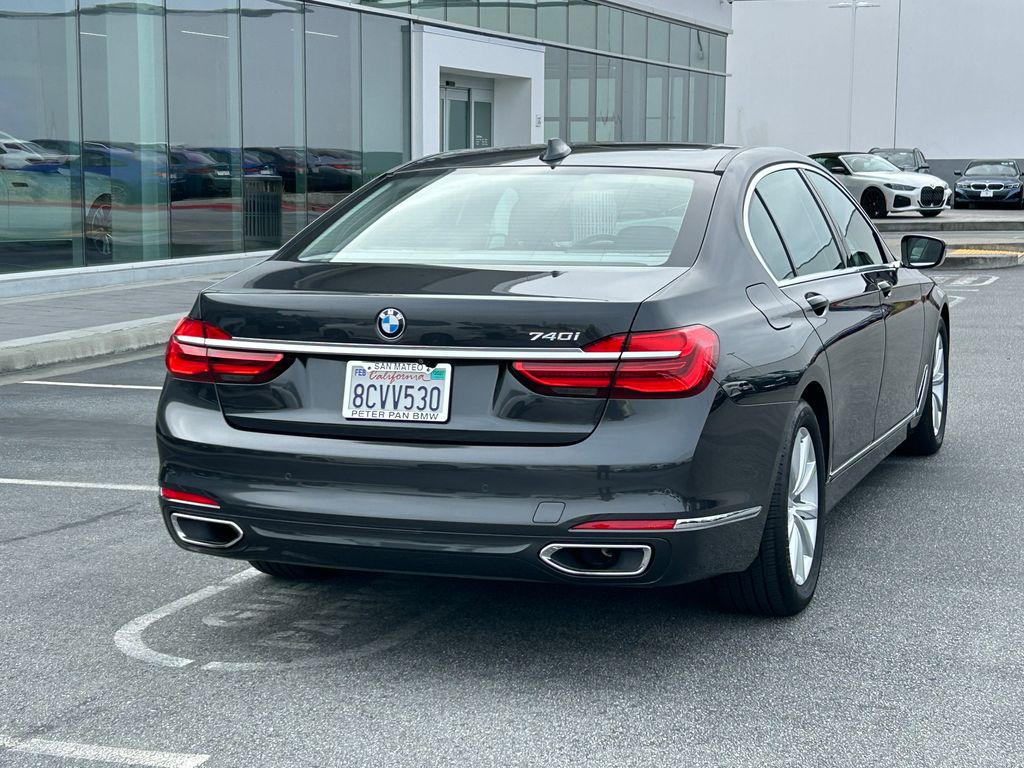 Thumbnail: 2018 BMW 7 Series - 5
