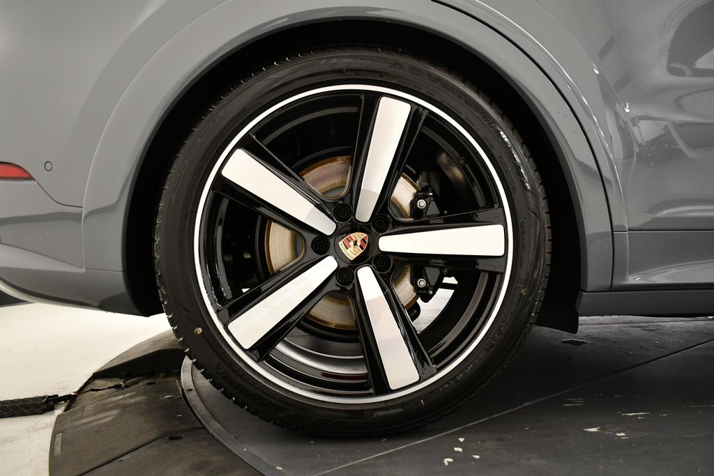 Thumbnail: 2025 Porsche Cayenne - 18