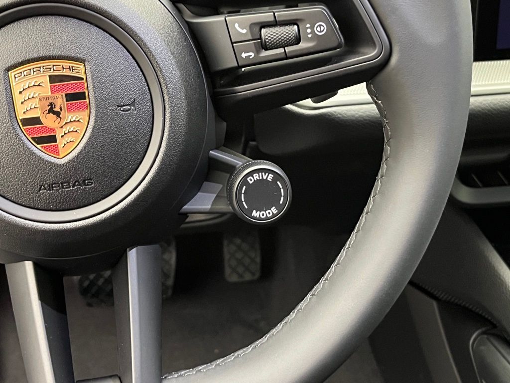 2025 Porsche Cayenne  14