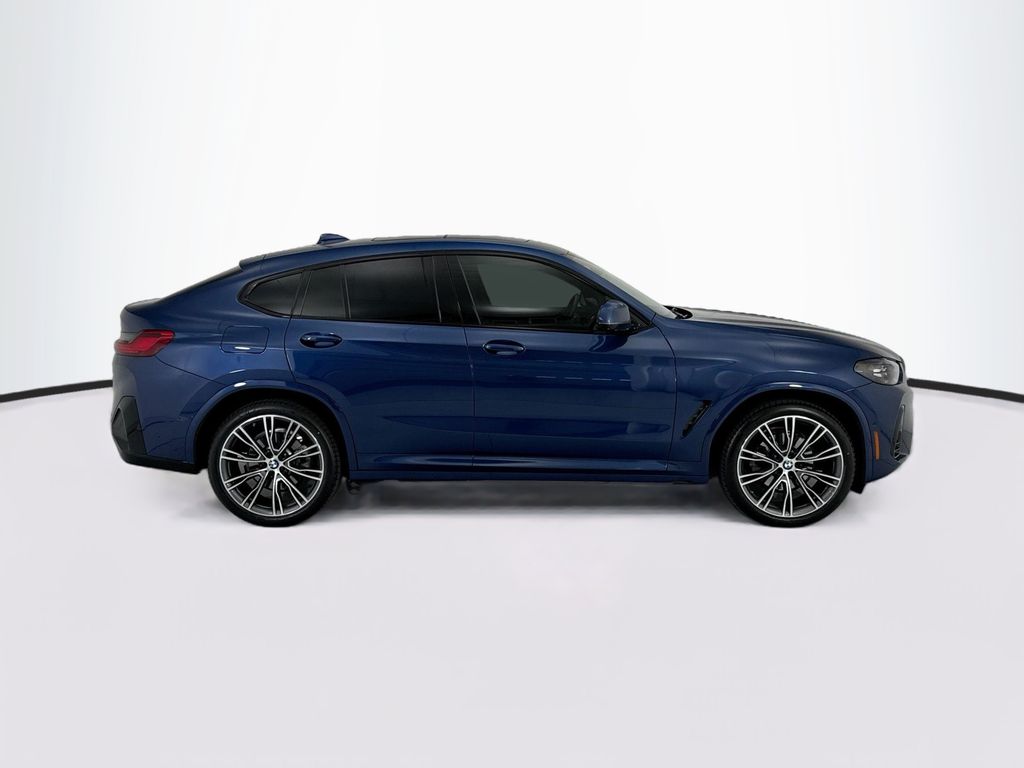 Thumbnail: 2023 BMW X4 - 4
