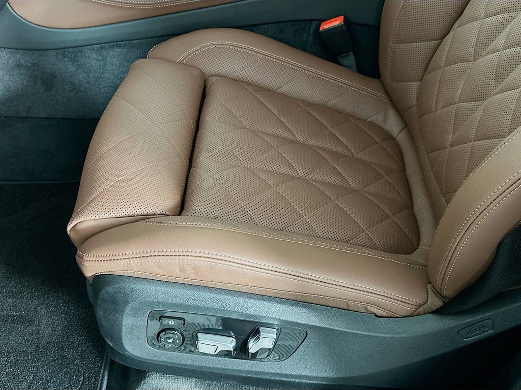 Thumbnail: 2026 BMW X5 - 21