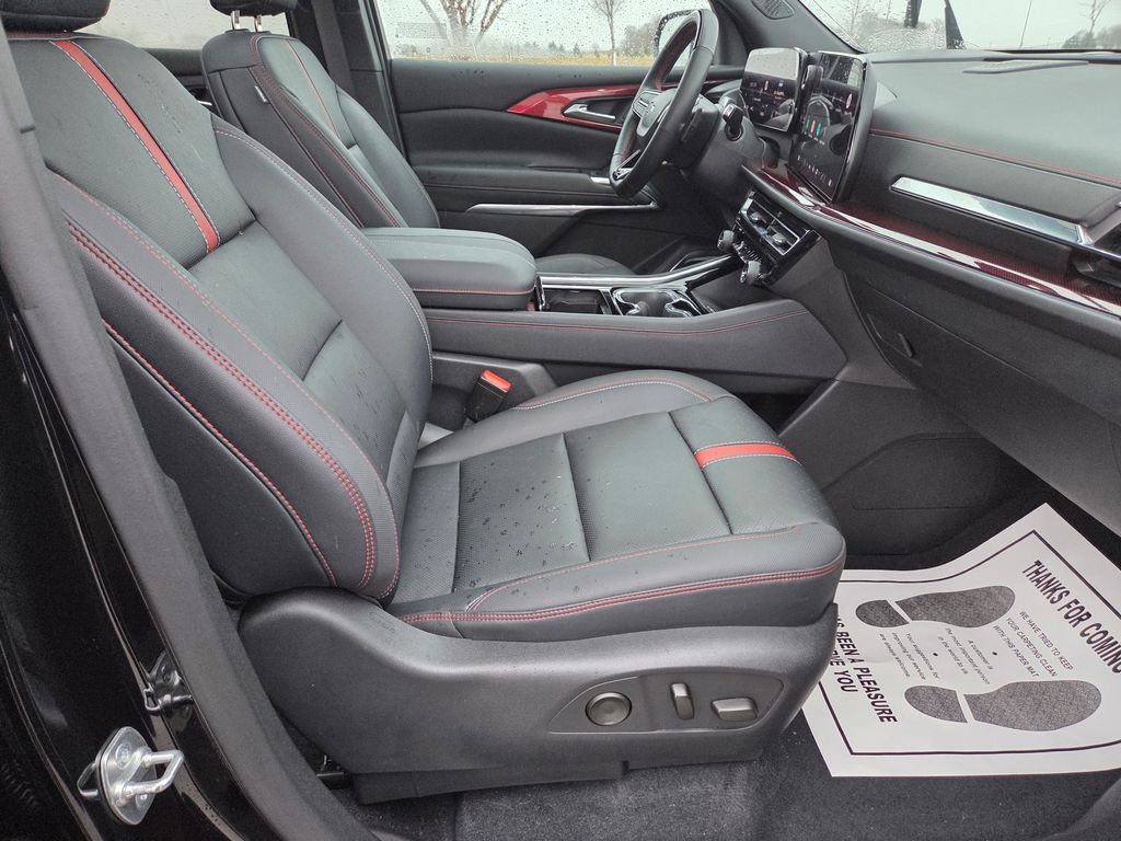 2024 Chevrolet Traverse AWD RS