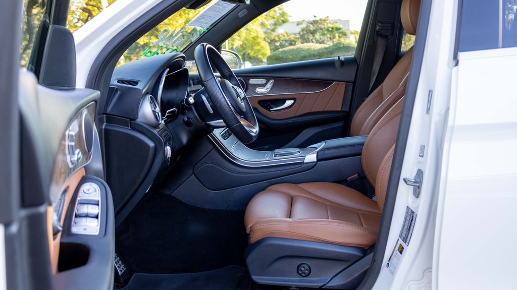 Used 2020 Mercedes-Benz GLC GLC 300 4D Sport Utility