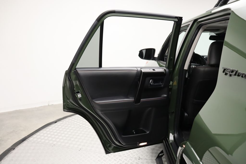 Thumbnail: 2020 Toyota 4Runner - 21