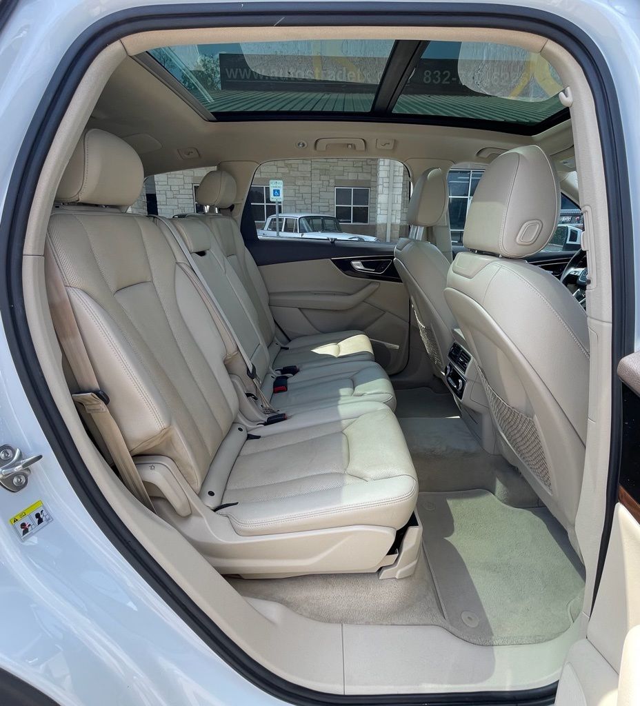 2017 Audi Q7 2.0T Premium Plus White at Autostrade