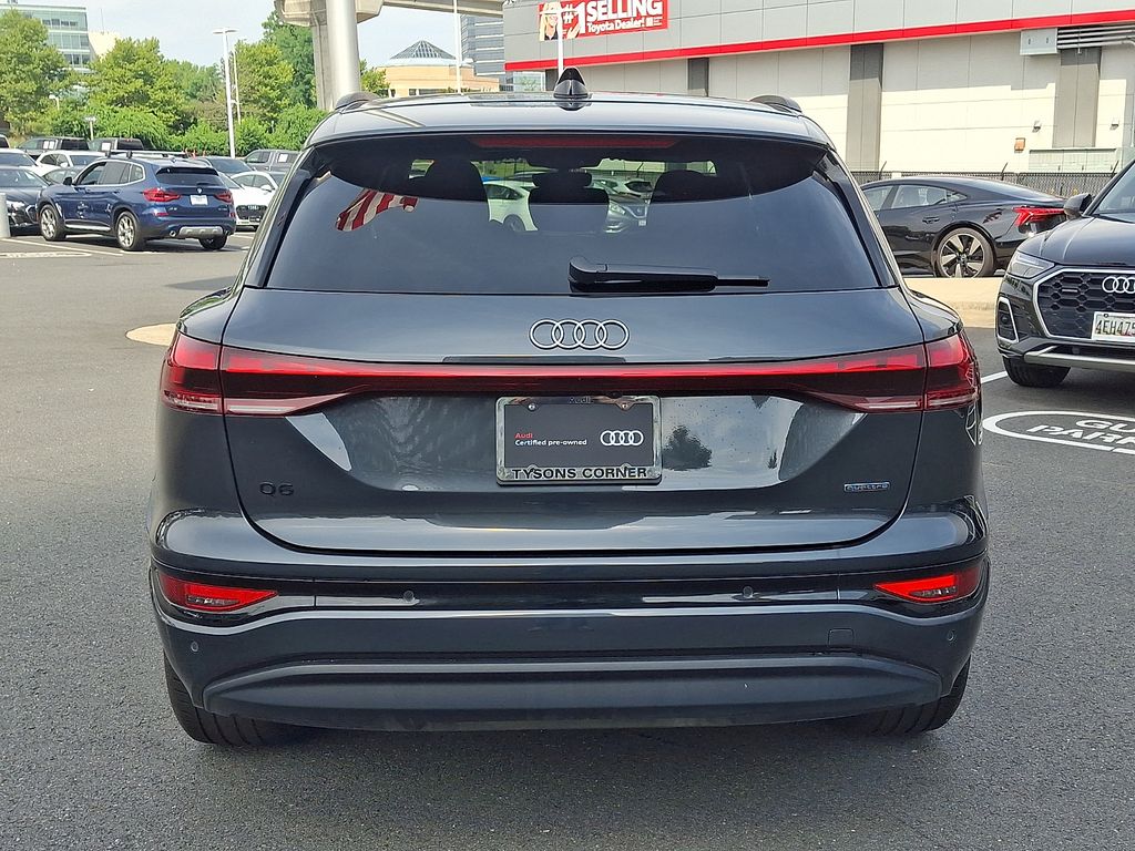Thumbnail: 2025 Audi Q6 e-tron - 5