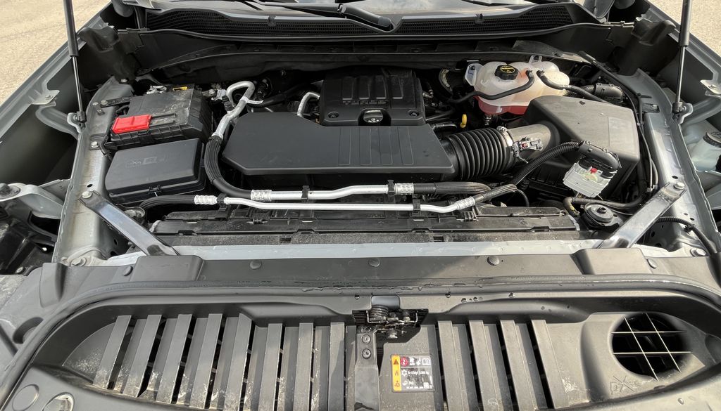 View vehicle photo 7