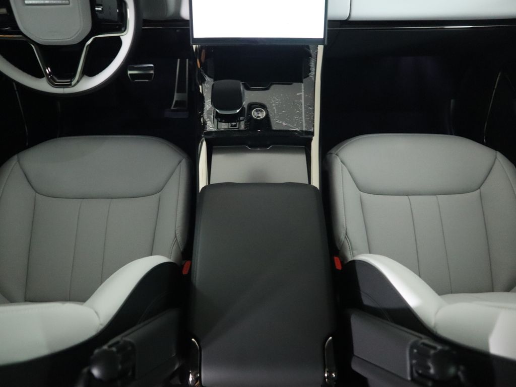 Thumbnail: 2025 Land Rover Range Rover Sport - 18