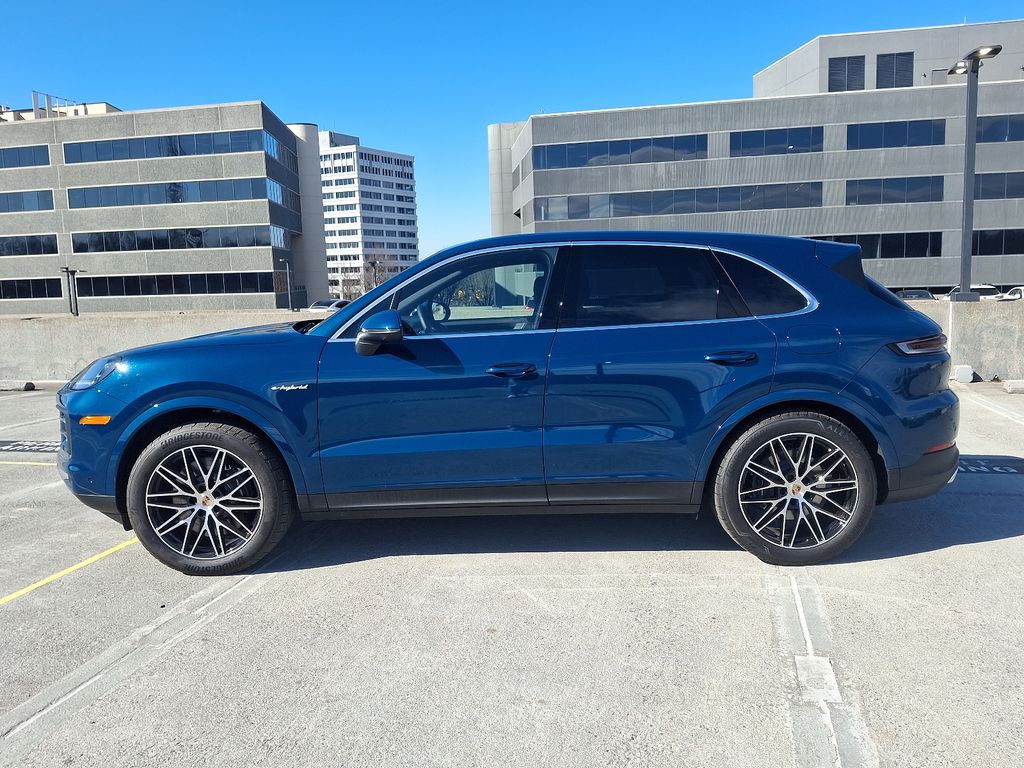 2025 Porsche Cayenne E-Hybrid 2