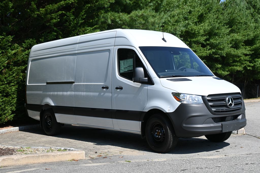 2024 Mercedes-Benz Sprinter 2500 8