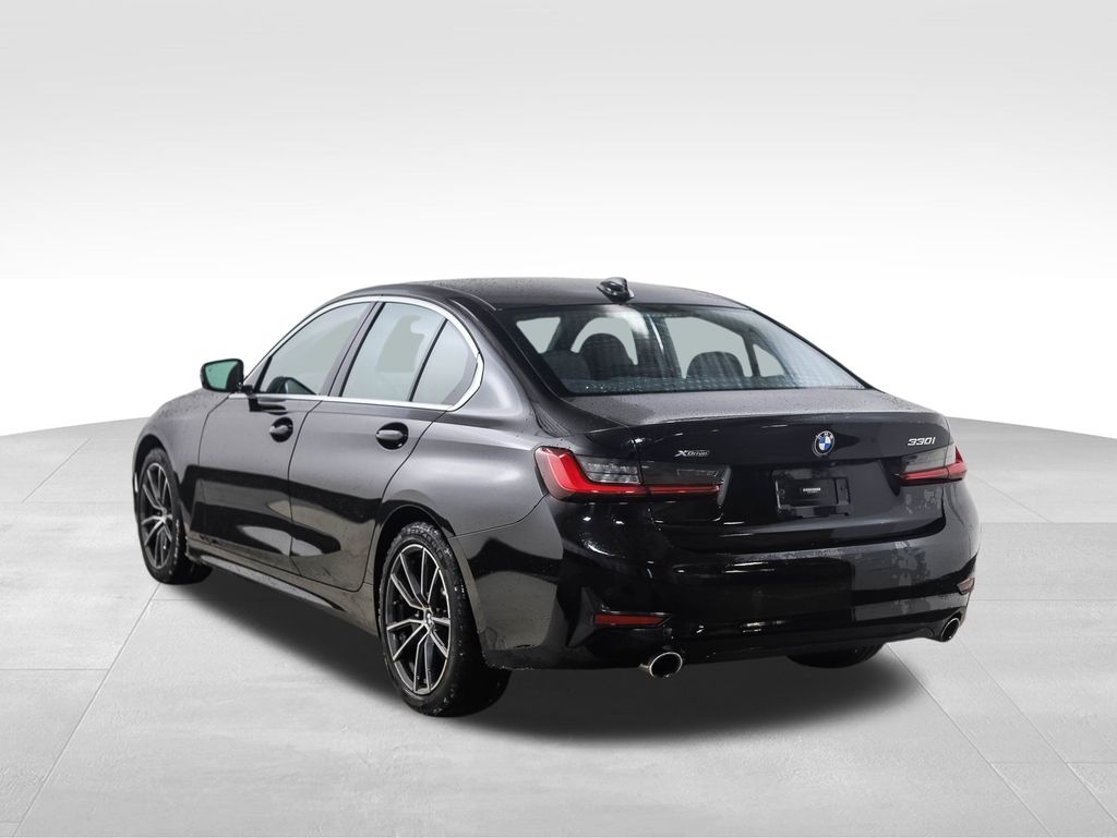 Thumbnail: 2021 BMW 3 Series - 3