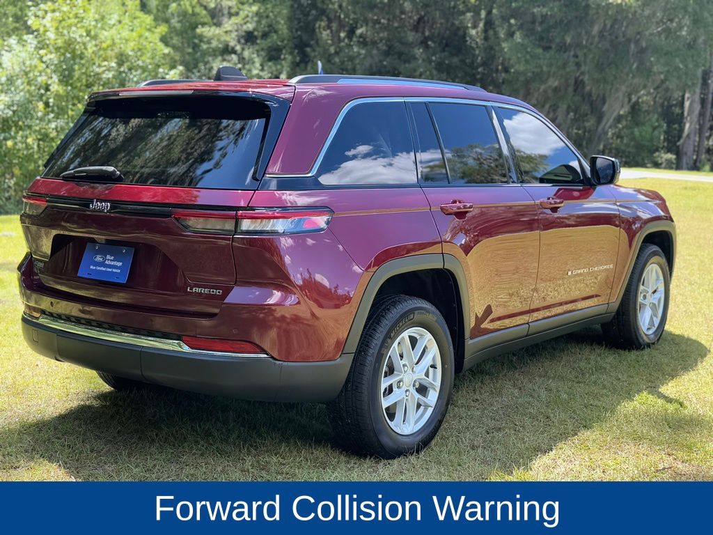 2023 Jeep Grand Cherokee Laredo 4x2