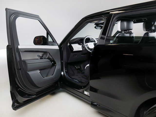 New 2027 Black Land Rover Dynamic SE image 24