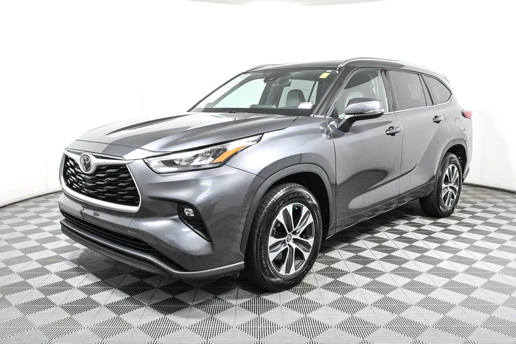 2020 Toyota Highlander XLE 3