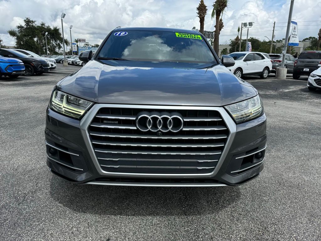 2019 Audi Q7  3