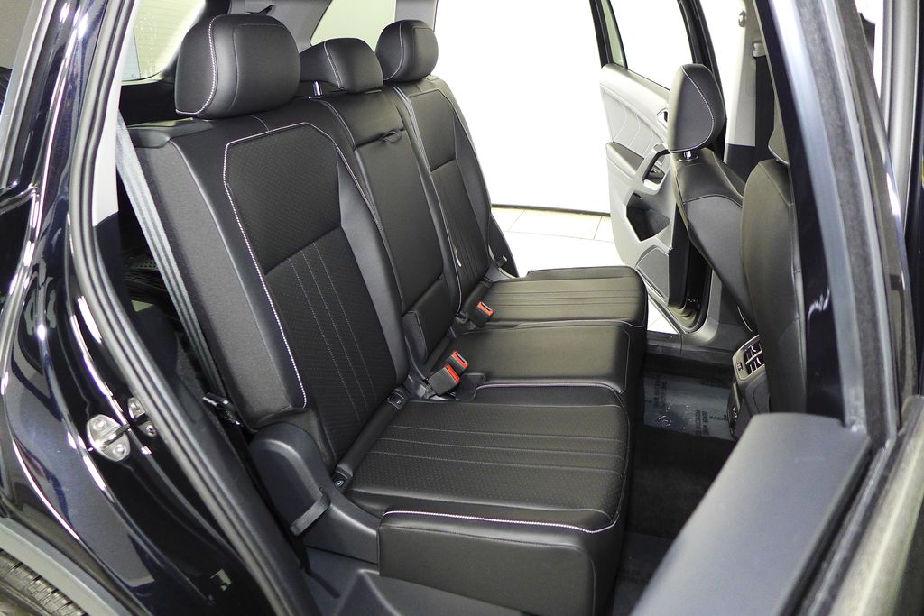 Thumbnail: 2022 Volkswagen Tiguan - 19