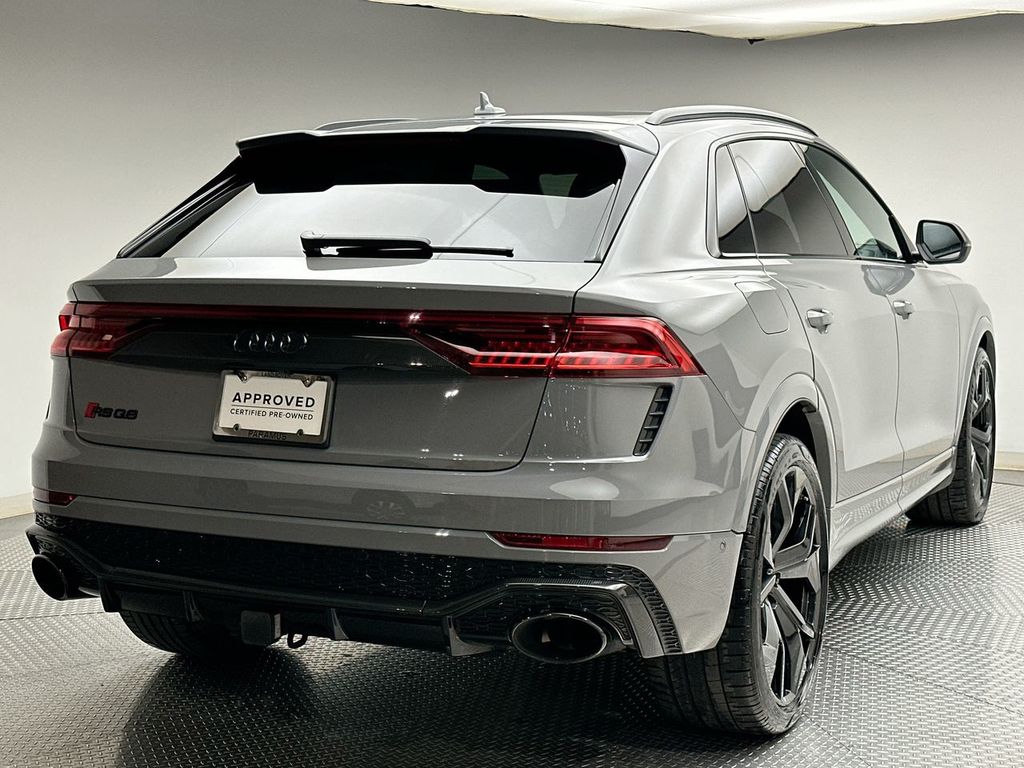 Thumbnail: 2023 Audi RS Q8 - 13