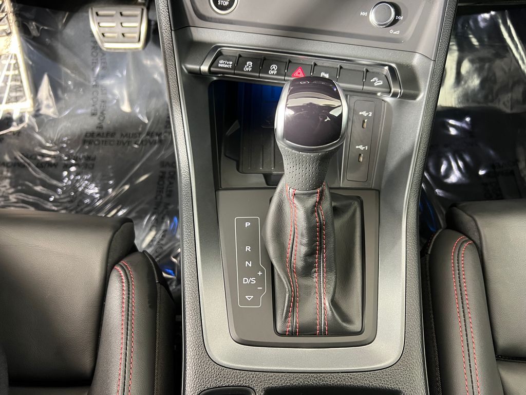 Thumbnail: 2025 Audi Q3 - 24