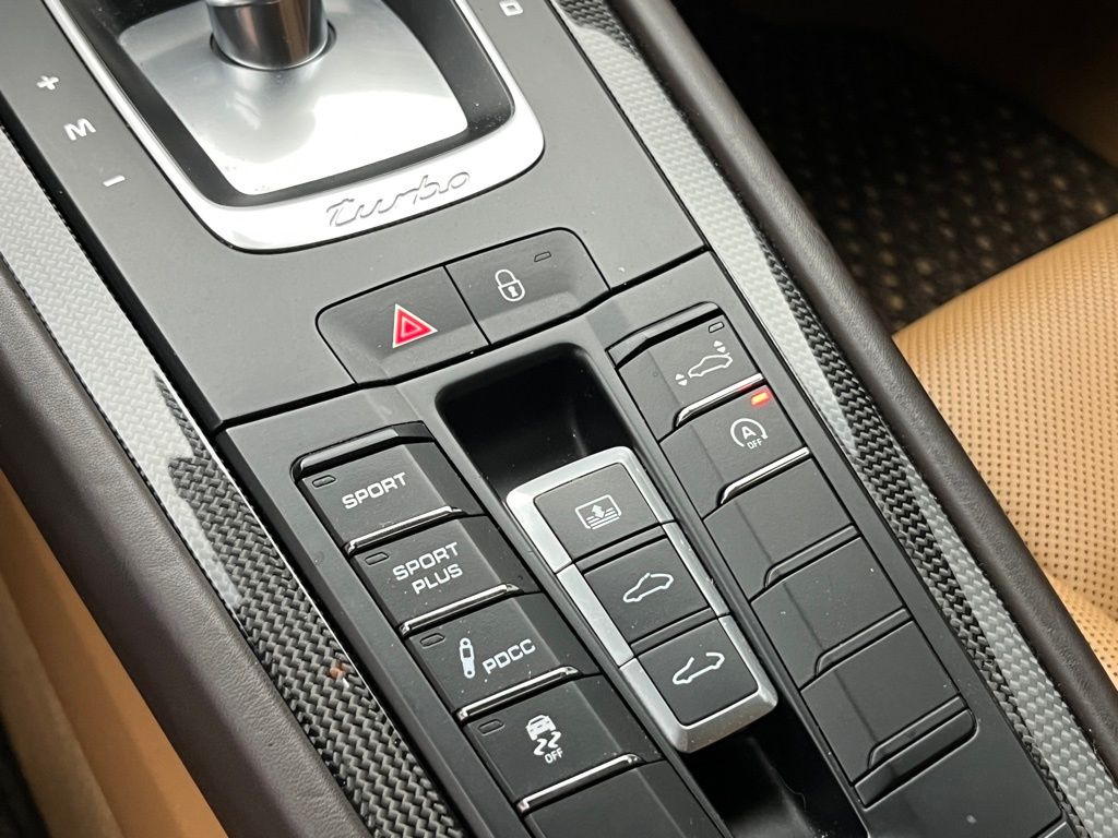 Thumbnail: 2015 Porsche 911 - 17