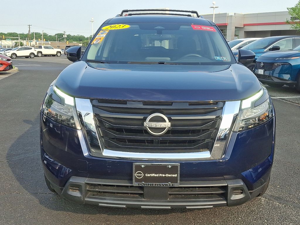 2023 Nissan Pathfinder SV 2