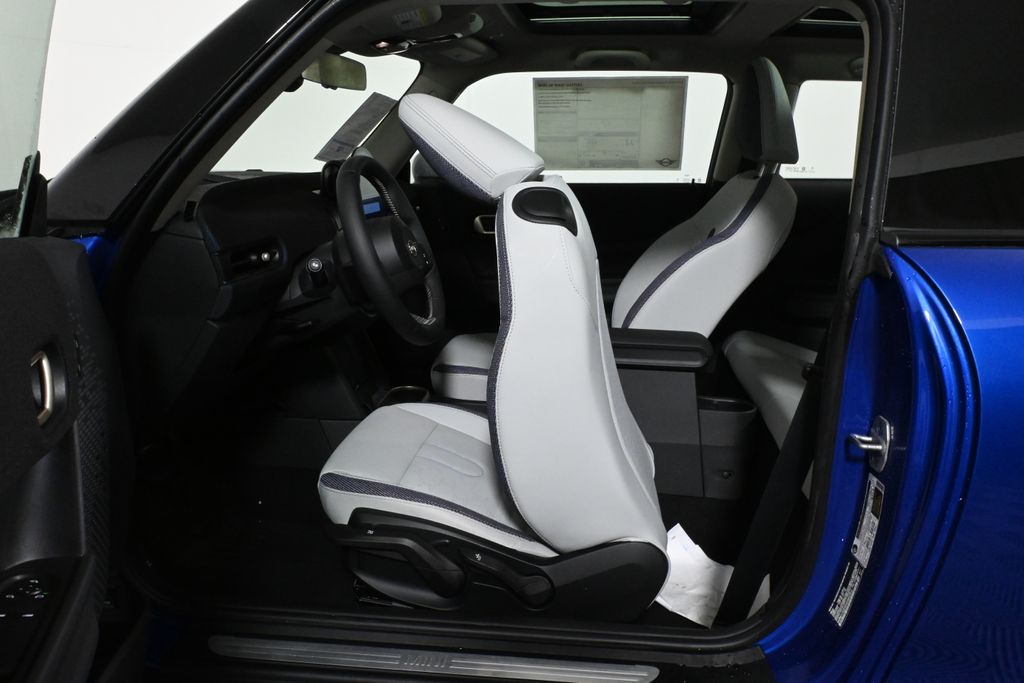 Thumbnail: 2025 MINI Cooper - 31