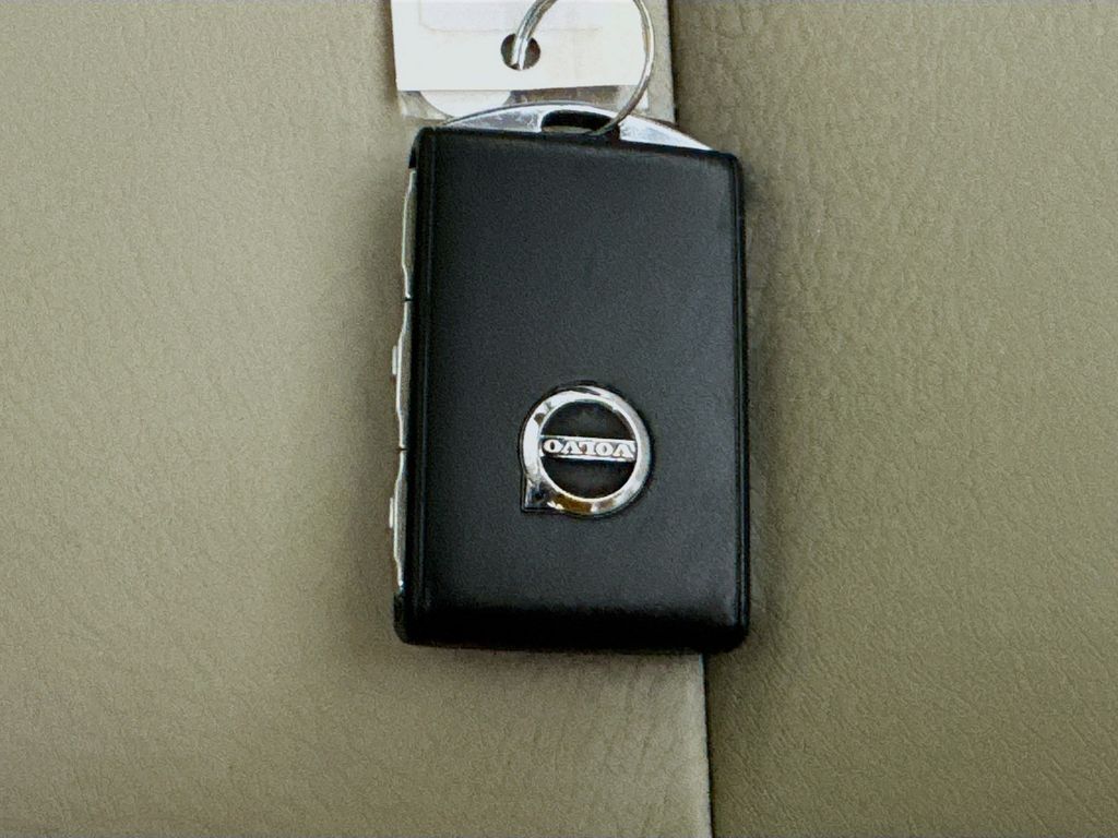 Used Car 2019 Volvo Xc90  T5 Momentum For Sale Under $20,000 In Austin, Texas