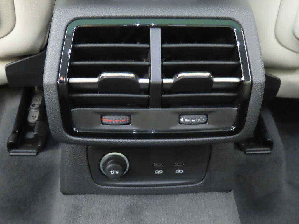 Thumbnail: 2025 Audi Q3 - 27