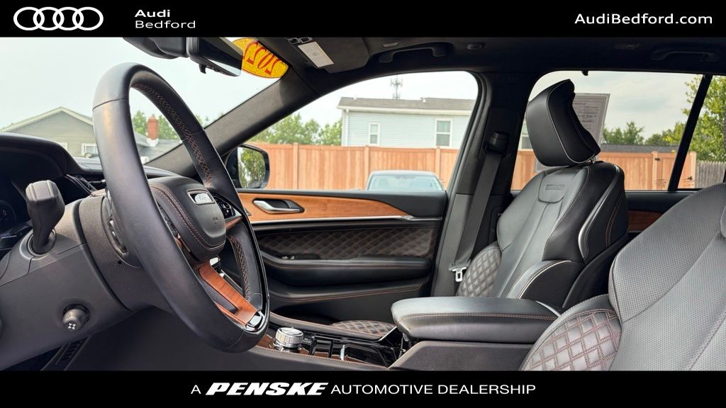 Thumbnail: 2022 Jeep Grand Cherokee - 11