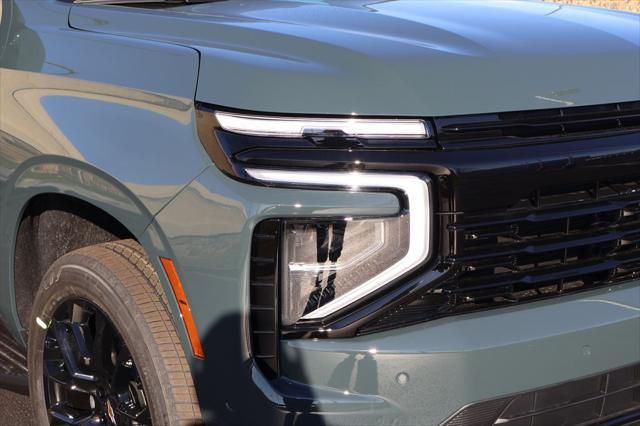 Thumbnail: 2026 Chevrolet Suburban - 3