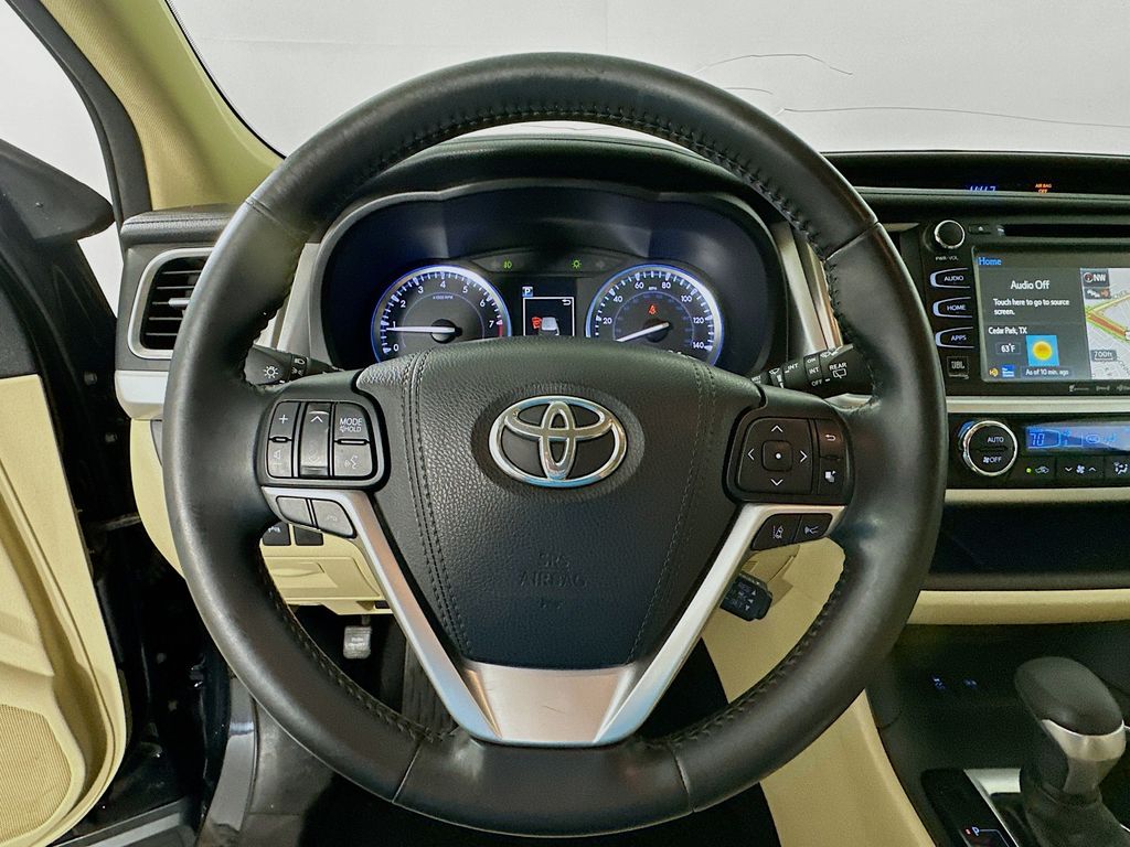 Thumbnail: 2017 Toyota Highlander - 11