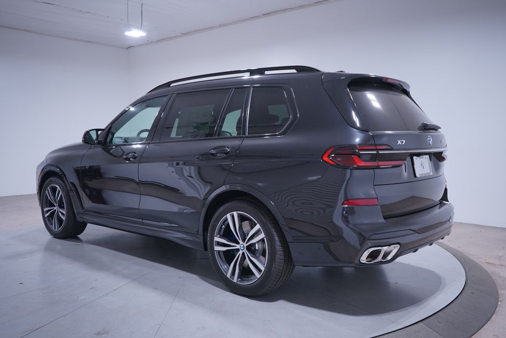 2025 BMW X7 M60i 3