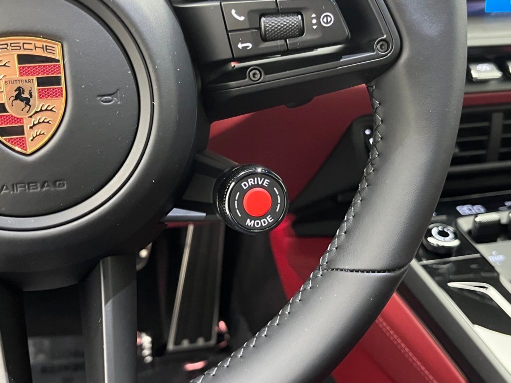 Thumbnail: 2026 Porsche 911 - 15