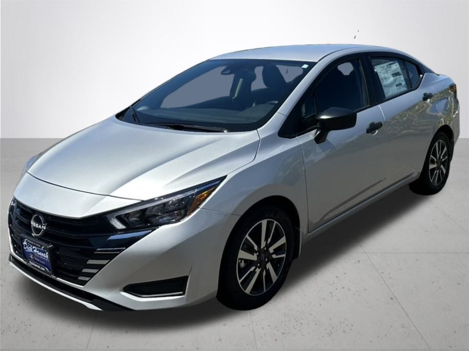 2025 Nissan Versa 1.6 S photo 2