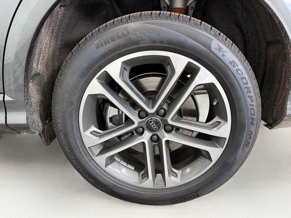 Thumbnail: 2025 Audi Q5 - 30