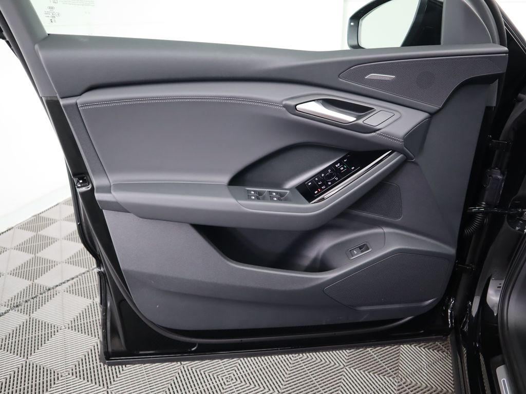 2025 Audi Q6 e-tron Premium 26