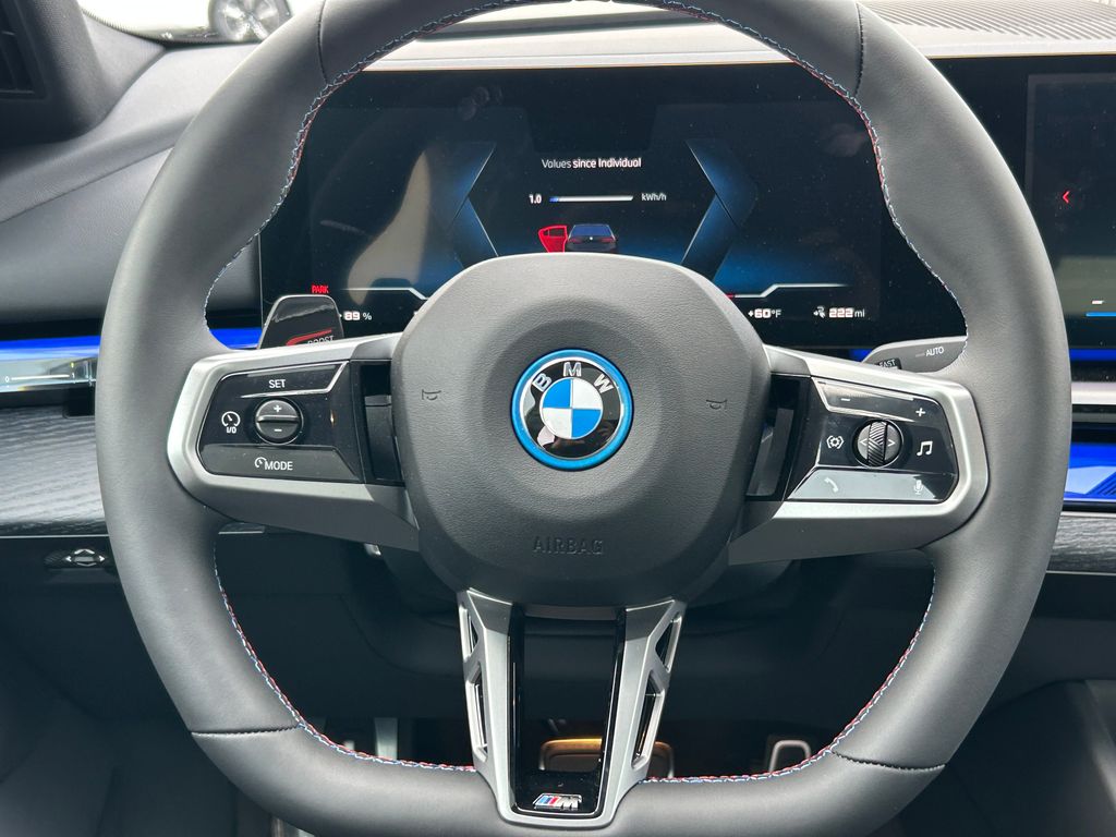 Thumbnail: 2025 BMW i5 - 18