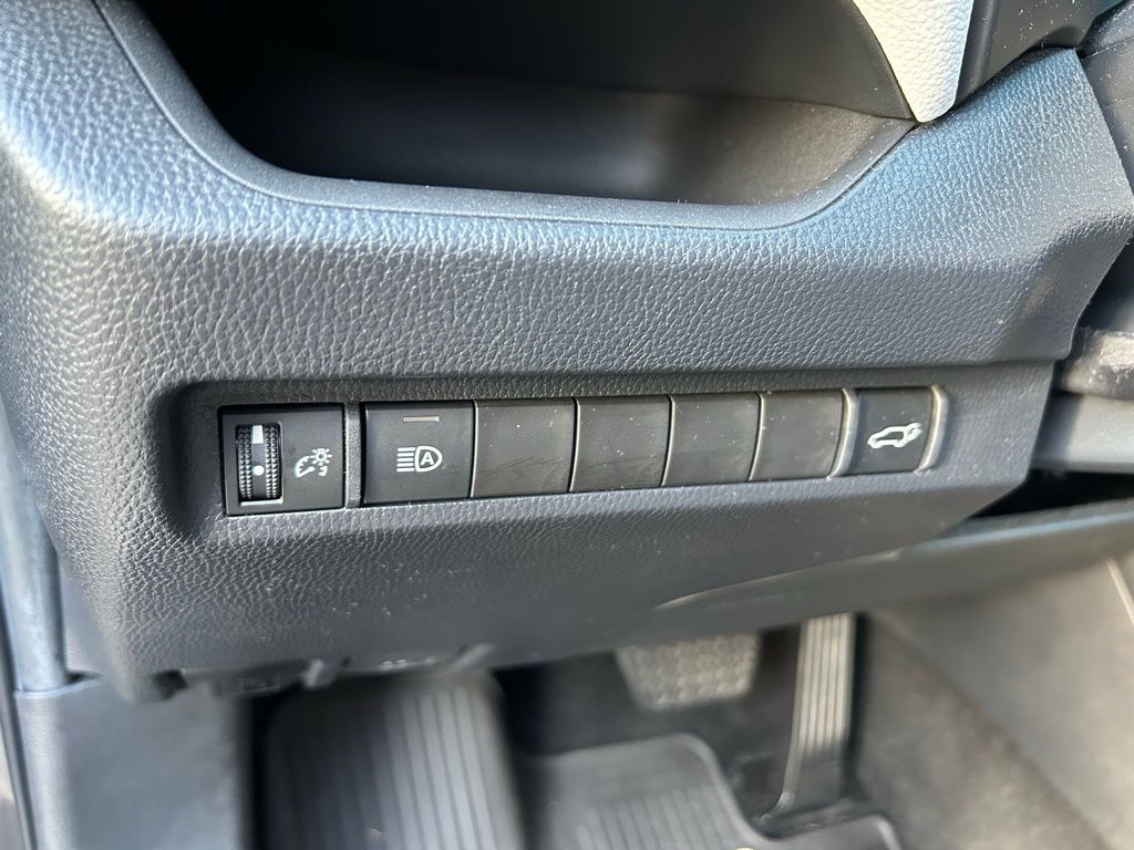 Thumbnail: 2023 Toyota RAV4 - 18