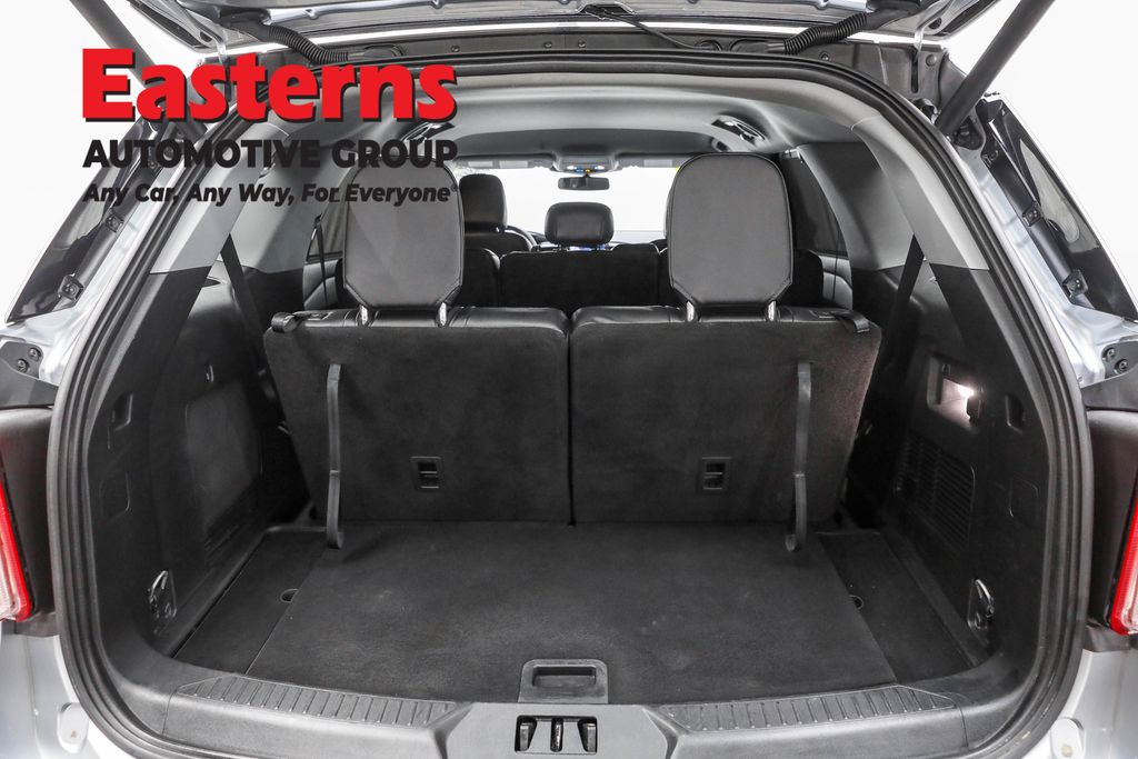 Used 2024 Silver Ford Limited image 9