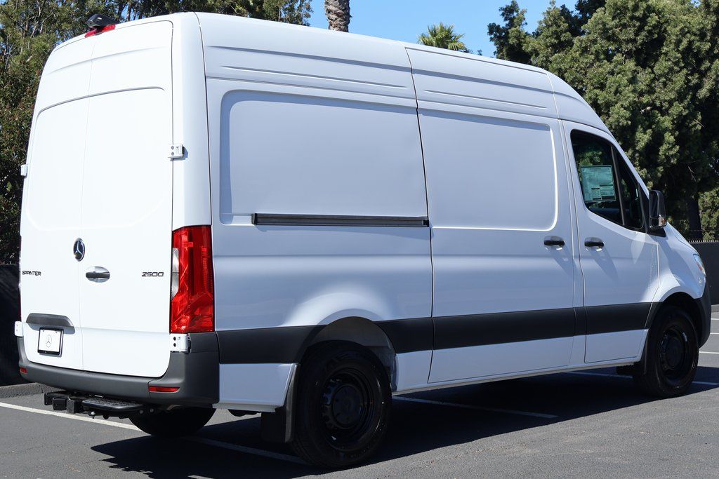 Thumbnail: 2026 Mercedes-Benz Sprinter - 2