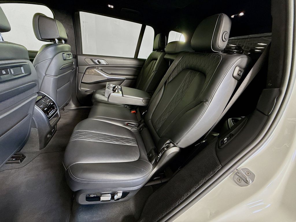 Thumbnail: 2020 BMW X7 - 25