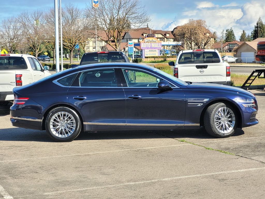 View vehicle photo 4