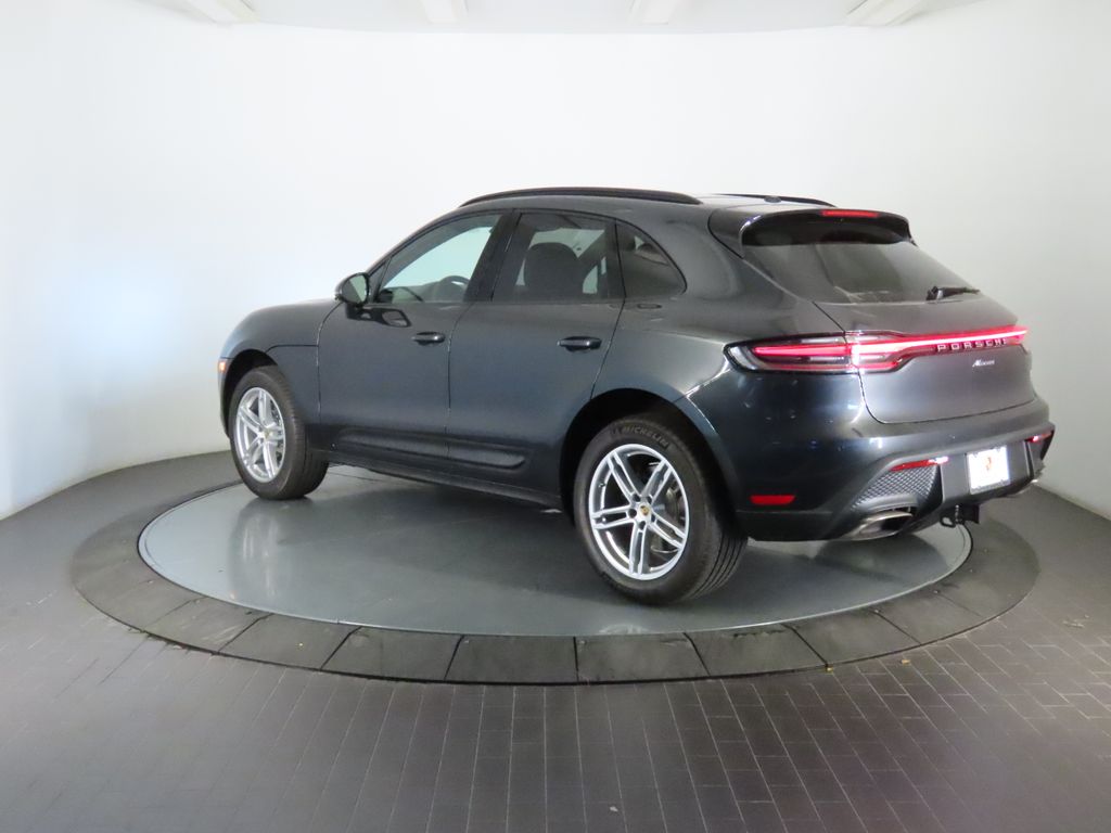 Thumbnail: 2026 Porsche Macan - 3