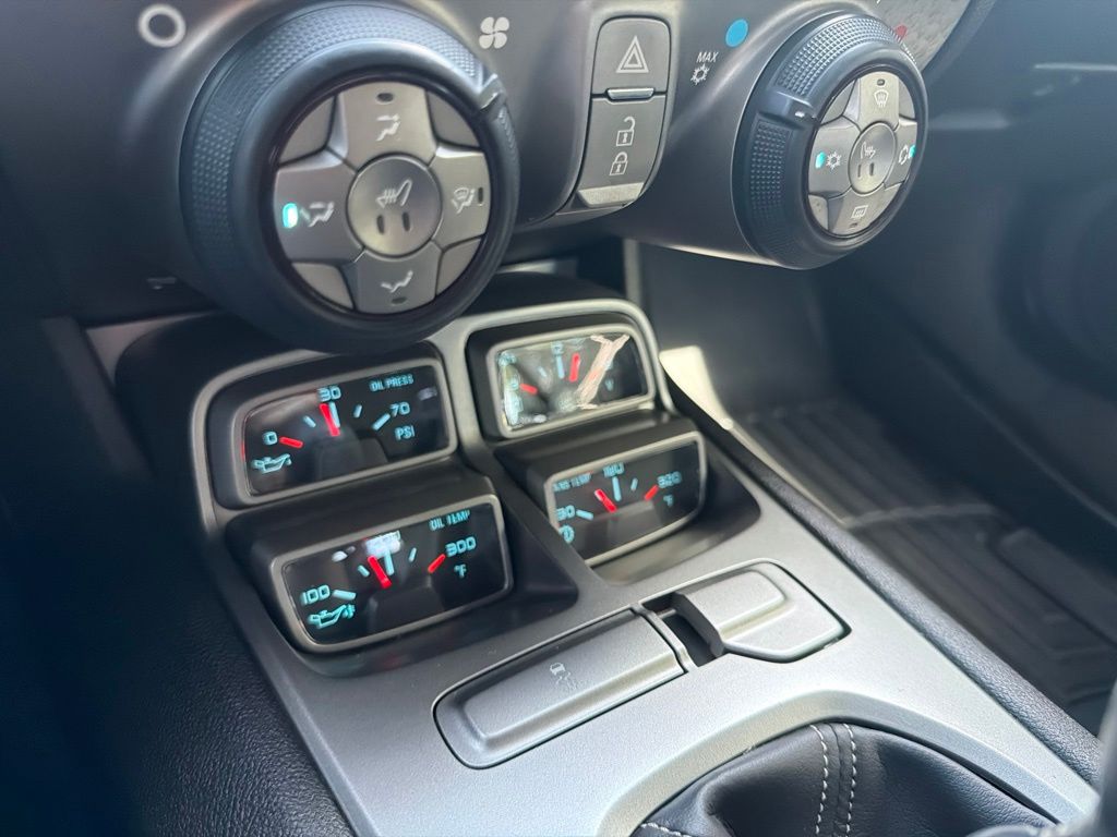 Thumbnail: 2011 Chevrolet Camaro - 24