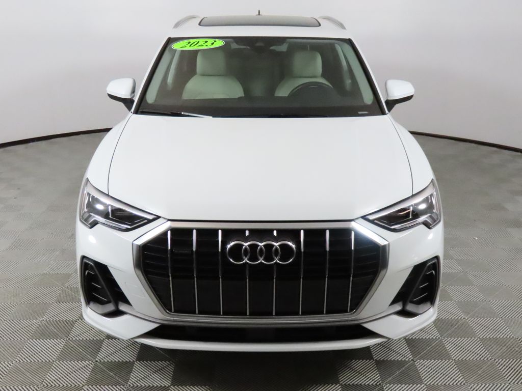 Thumbnail: 2023 Audi Q3 - 8